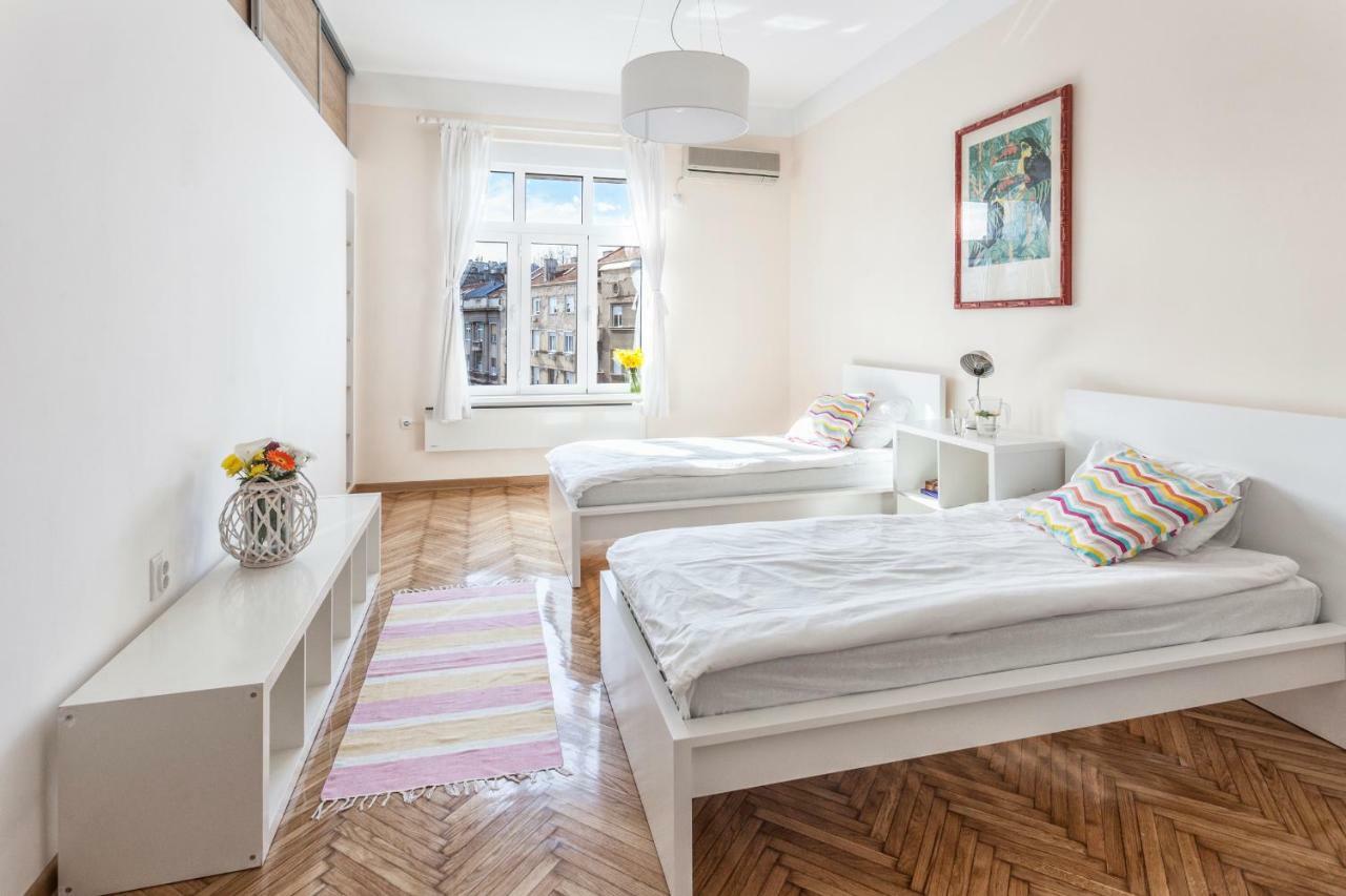 99 Muses Apartments Dordegol Εξωτερικό φωτογραφία