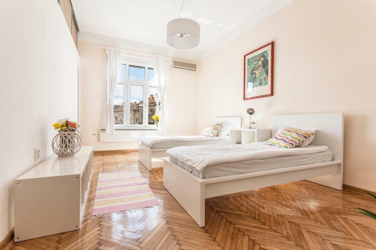 99 Muses Apartments Dordegol Εξωτερικό φωτογραφία